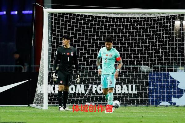 世预赛: 中国2球领先客场2-2新加坡