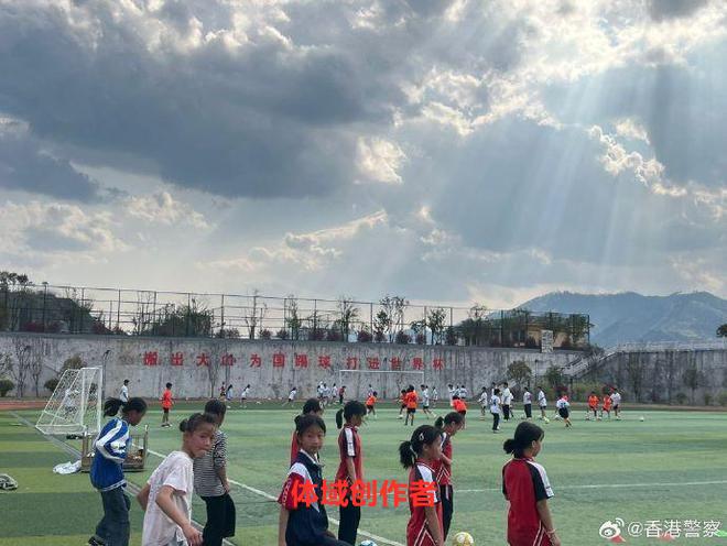 香港警察足球会此次贵州“村超”之行的照片