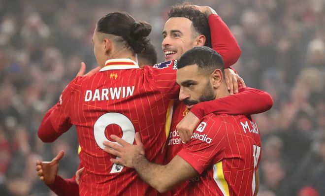 英超：曼联2-2逼平利物浦！